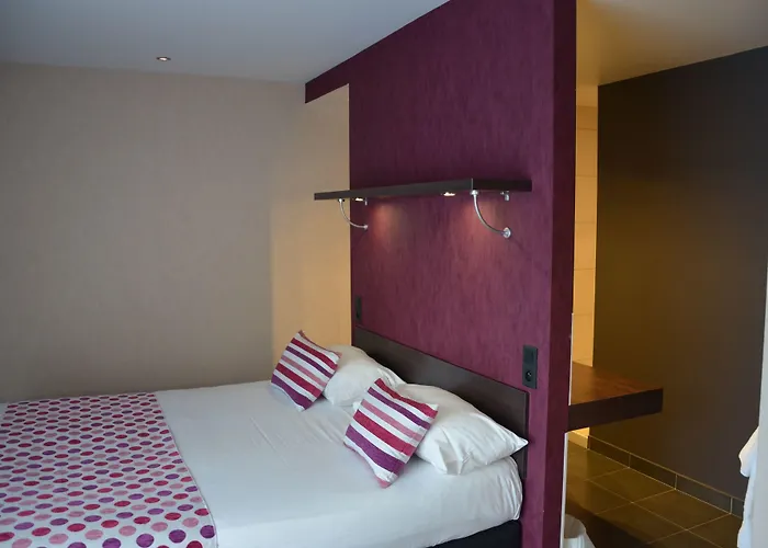 Logis Golfe Hotel